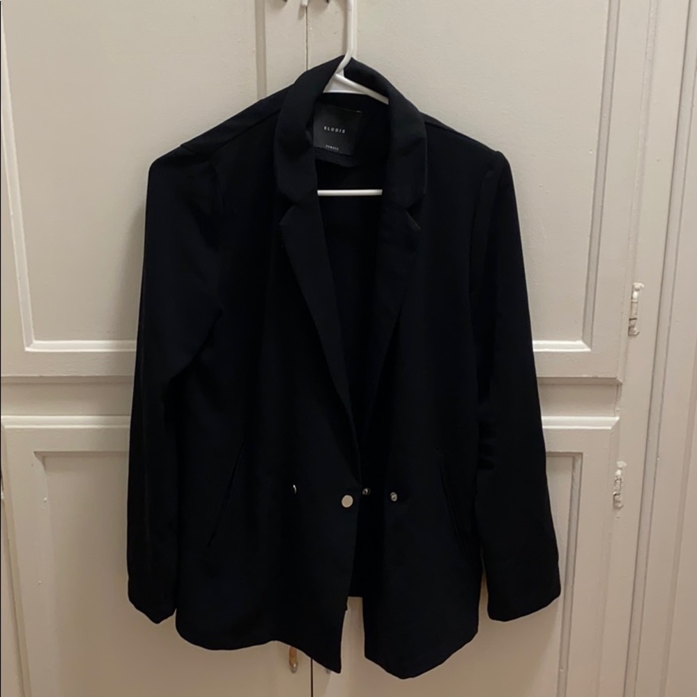 Fitted black blazer